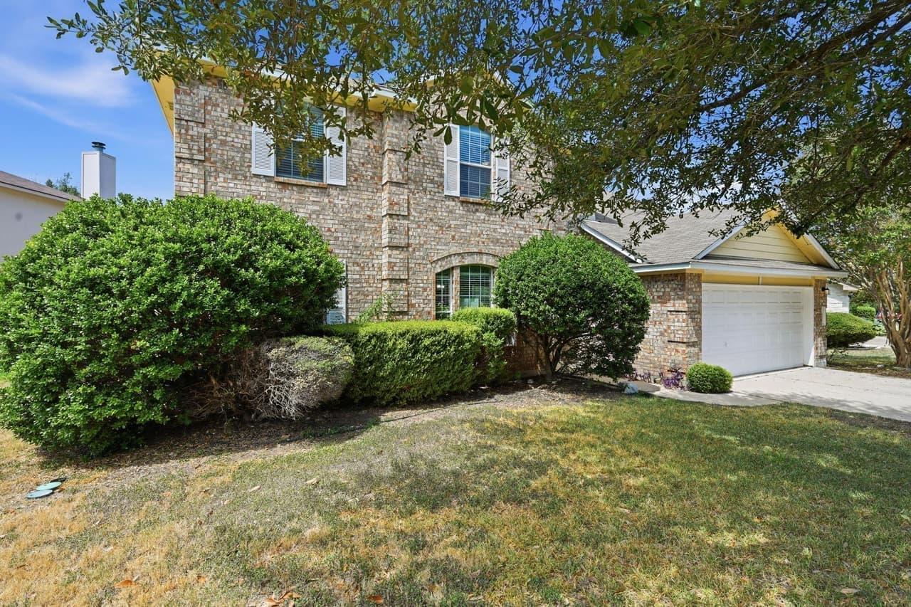 1635  Abbey Ln photo 2