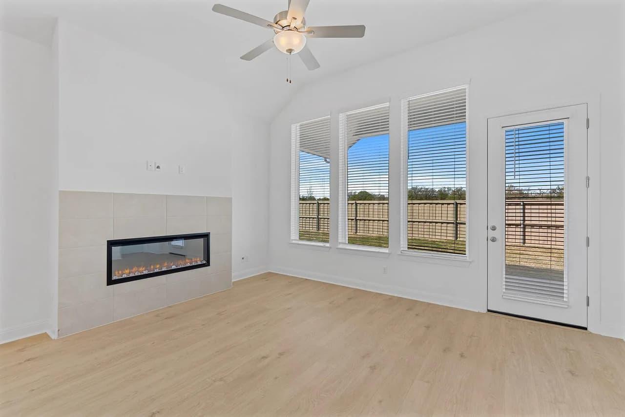 229  Kingswood Dr photo 6