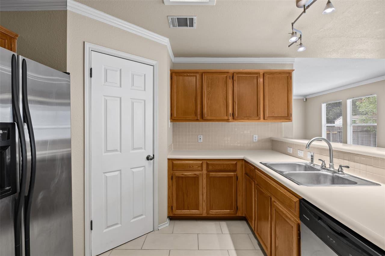 17208  Bushmills Rd photo 6