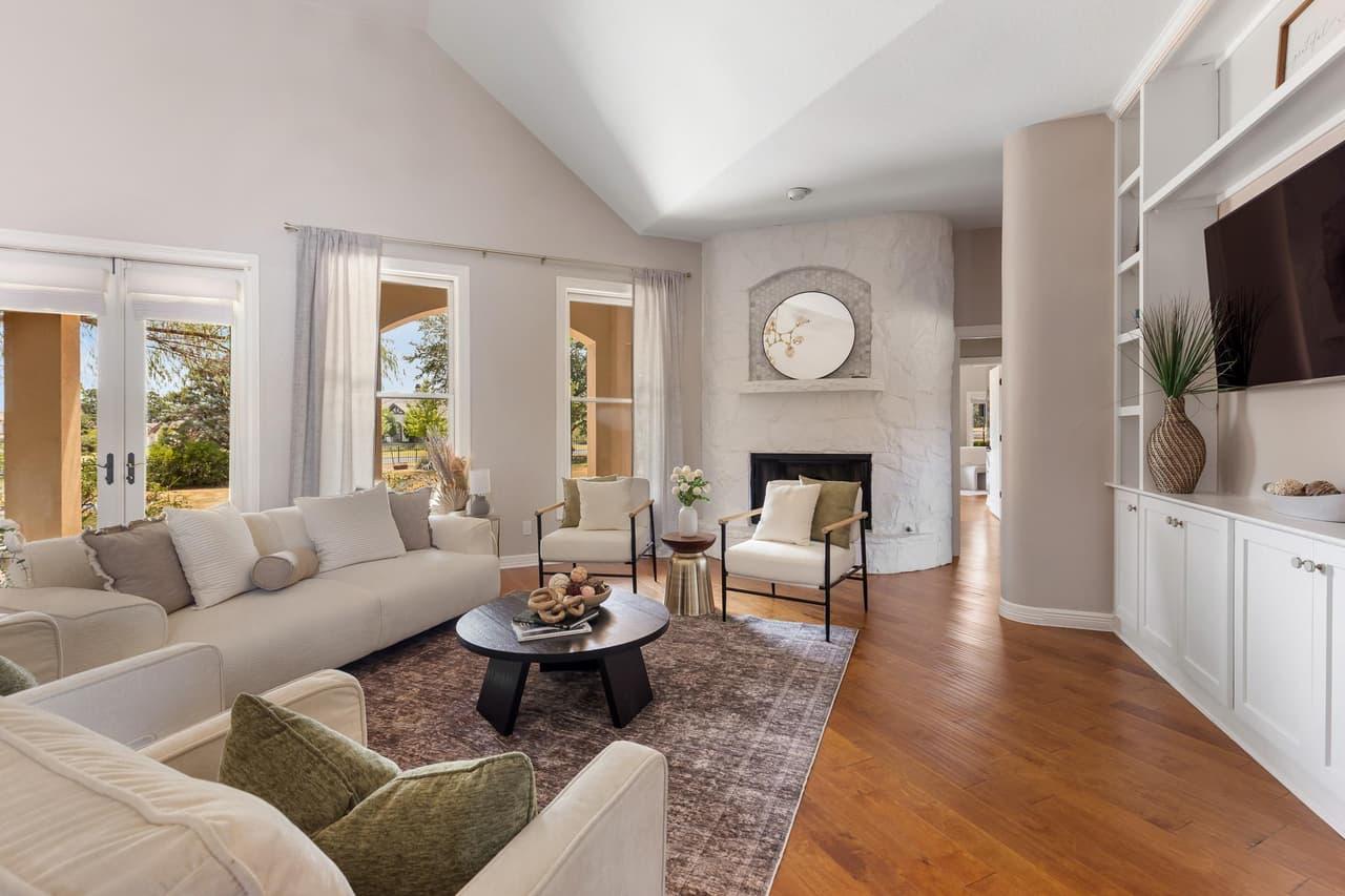 100  Dovetail Ln photo 3