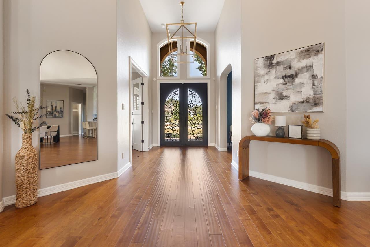 100  Dovetail Ln photo 4