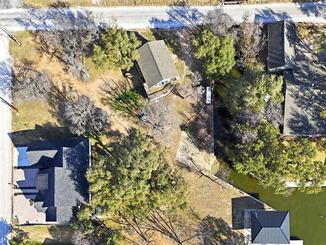 610  Williams Lakeshore None photo 2