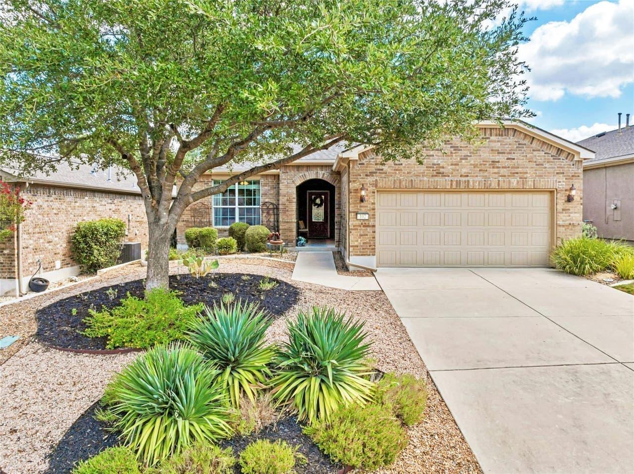 102  Trinity Ln