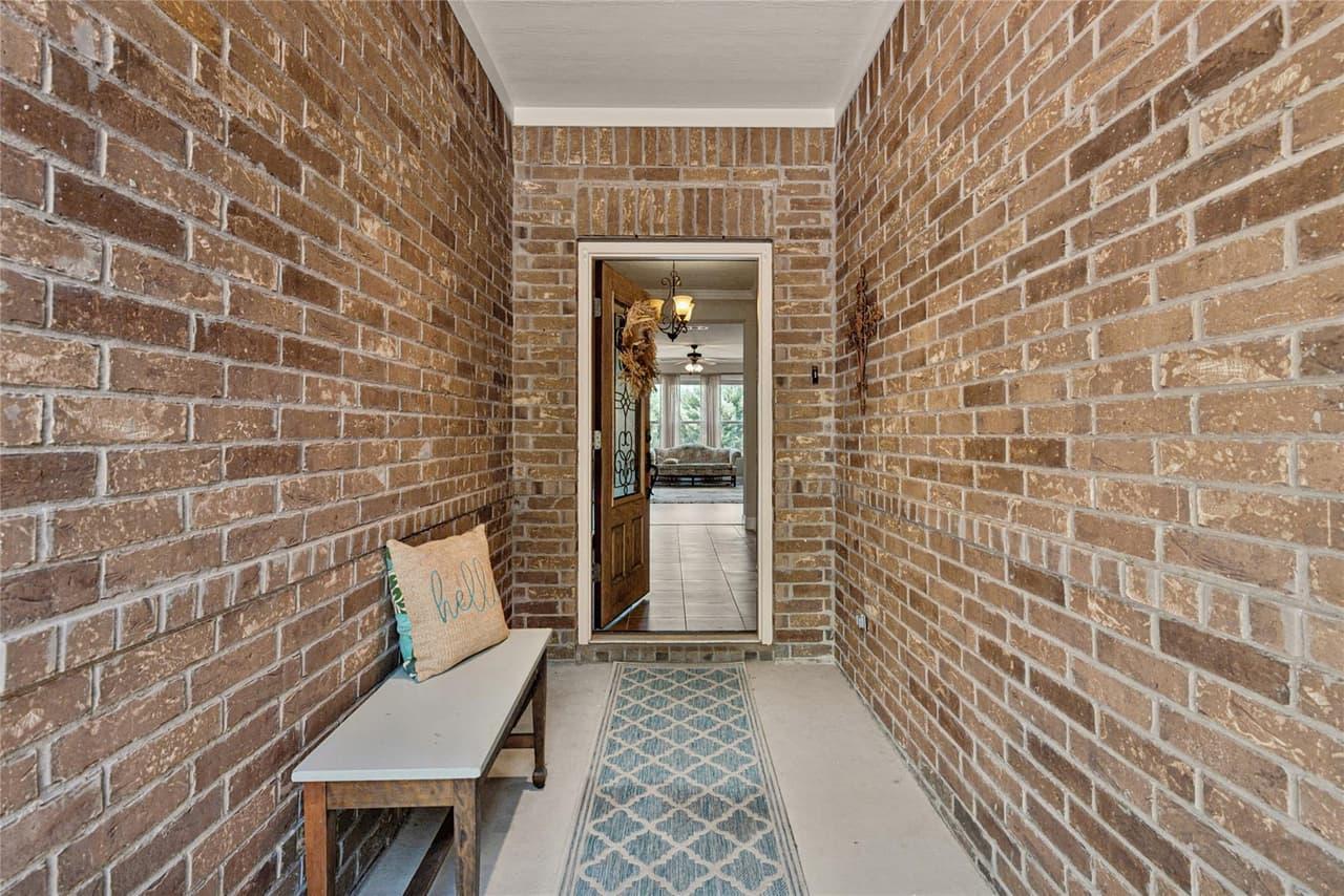 102  Trinity Ln photo 4