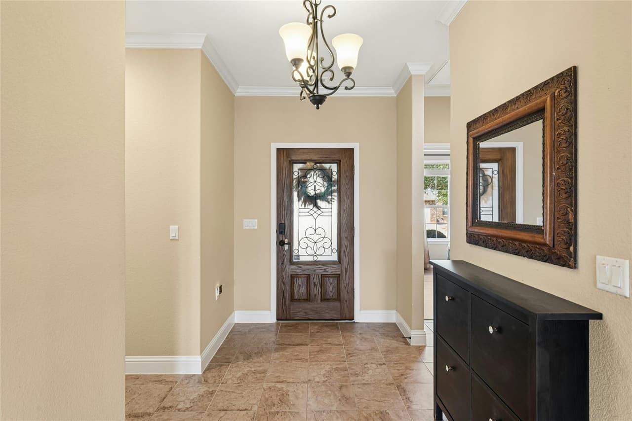 102  Trinity Ln photo 5