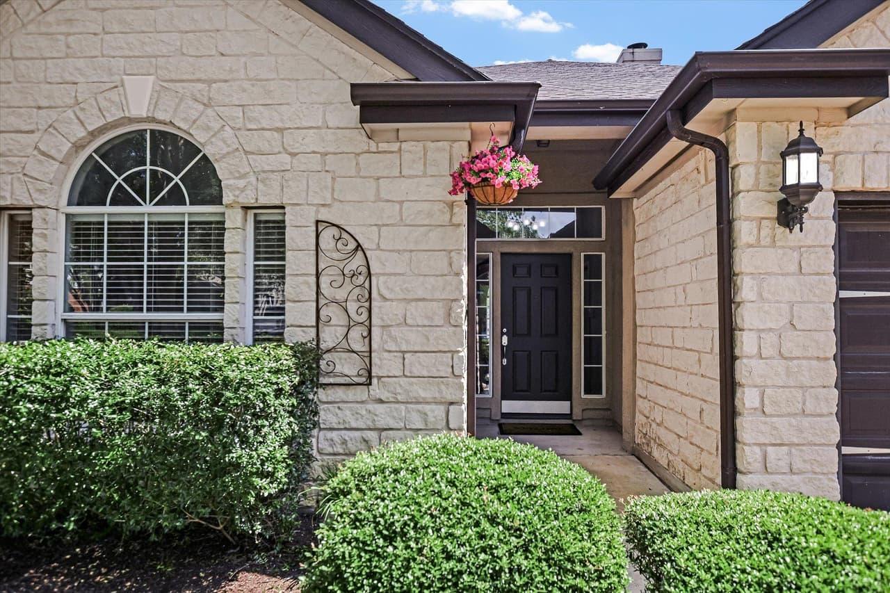 11524  Emerald Falls Dr photo 2