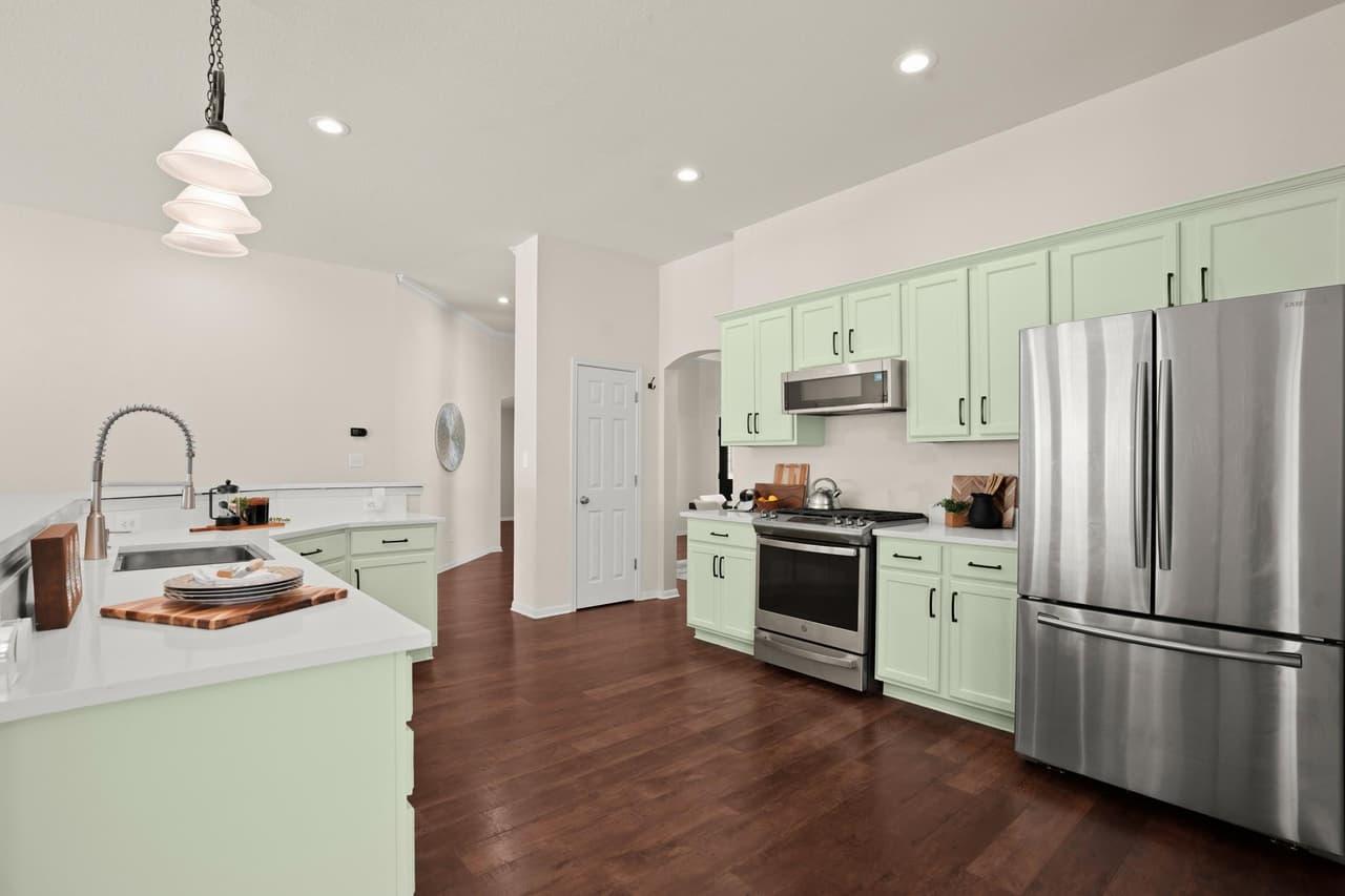 2413  Lou John St N photo 4