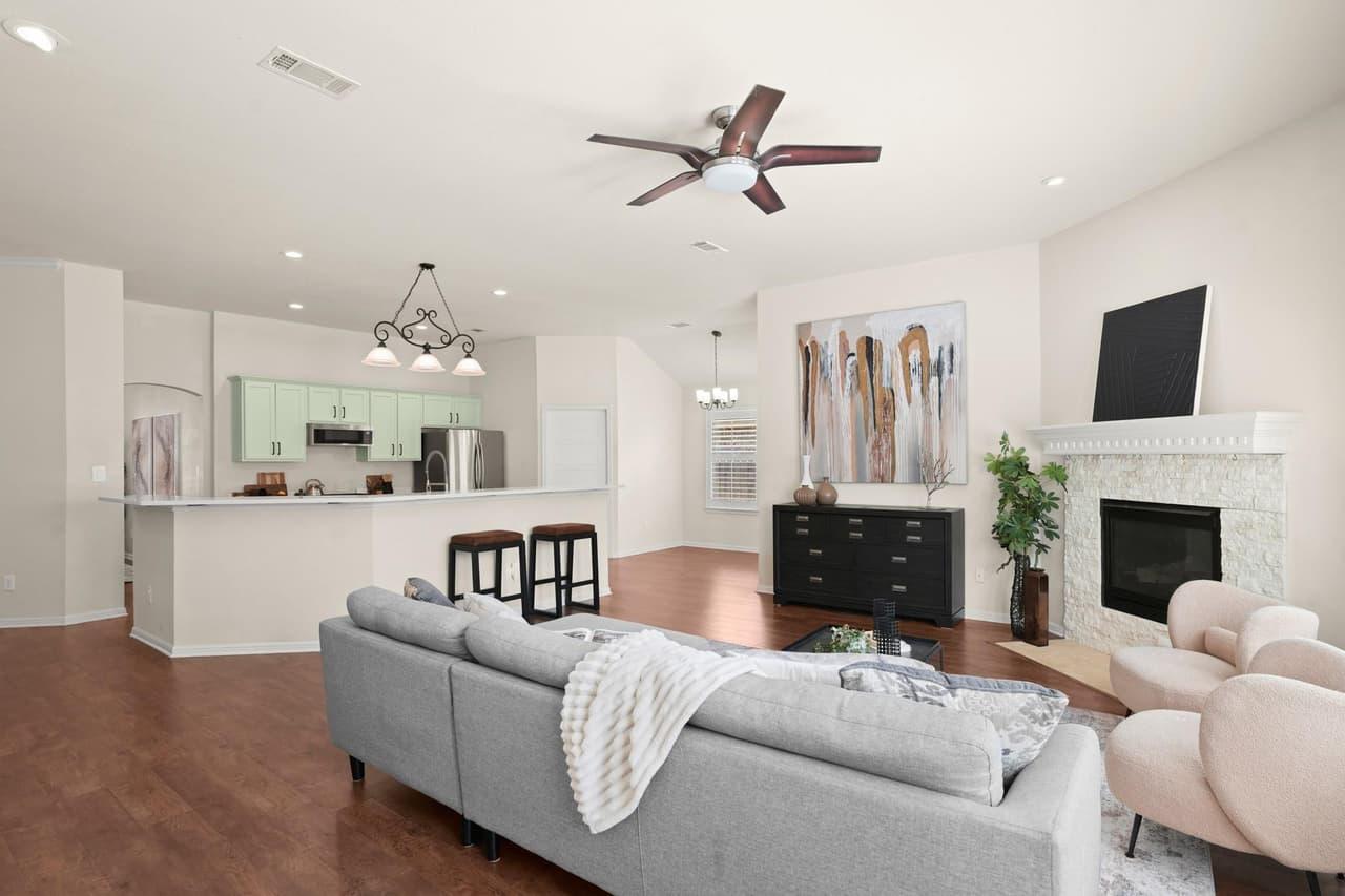 2413  Lou John St N photo 5