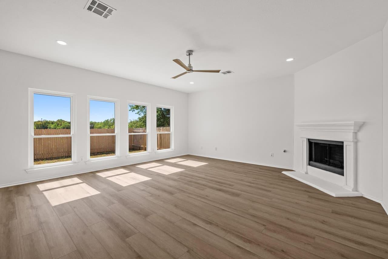 1084  Zeus Cir photo 2