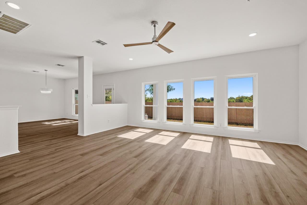 1084  Zeus Cir photo 6
