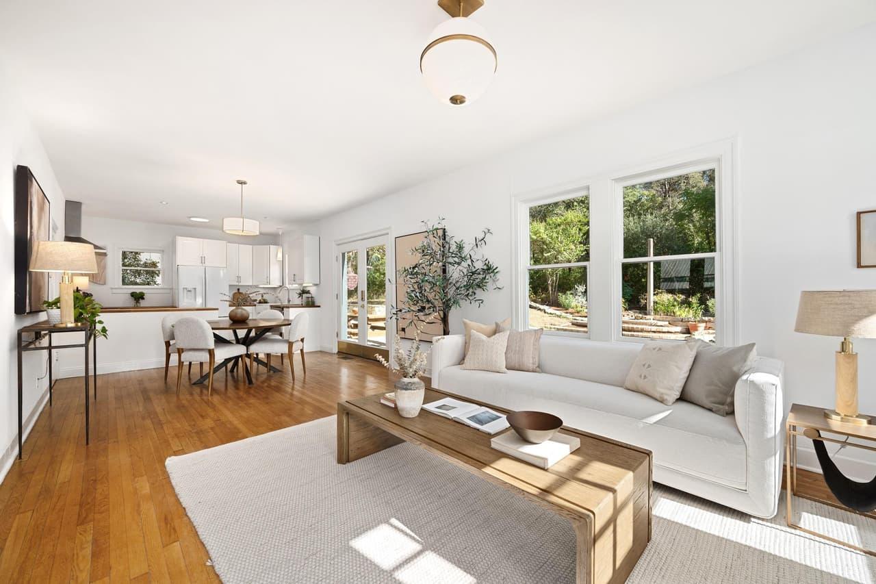 2300  Rae Dell Ave photo 2
