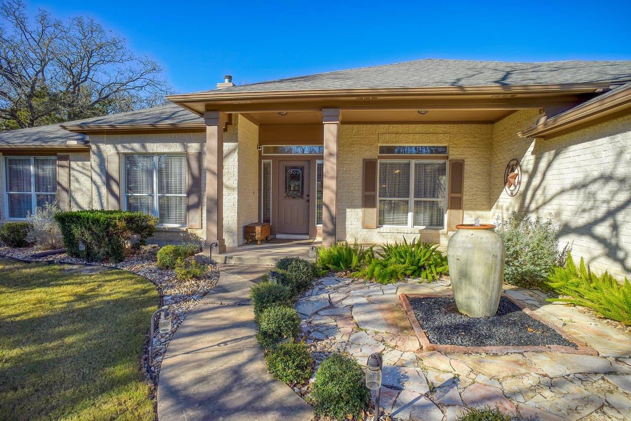 142  Joshua Smith Ln photo 3