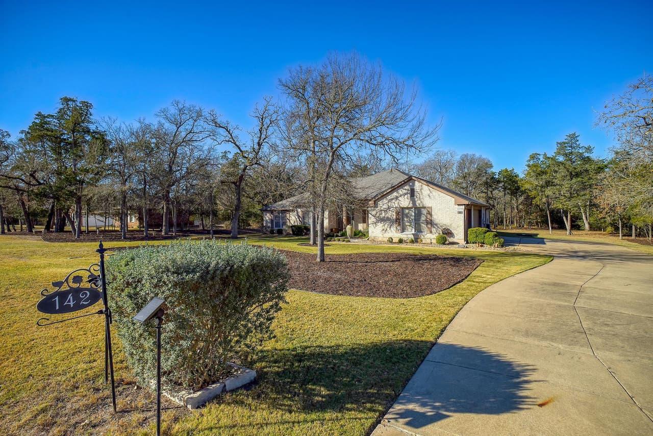 142  Joshua Smith Ln photo 4