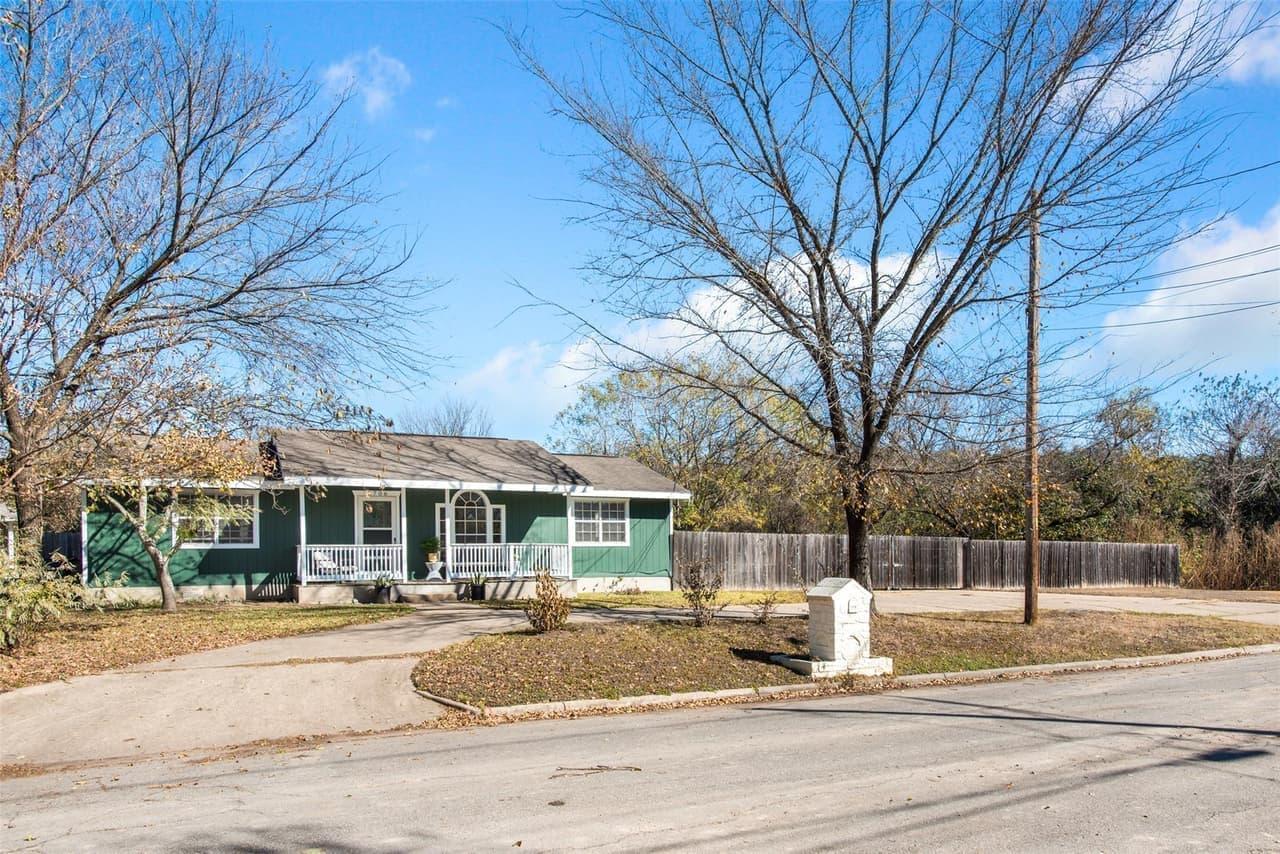 5706  Tura Ln photo 2