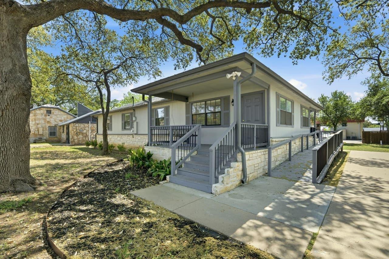 403 W Anderson Ave photo 4