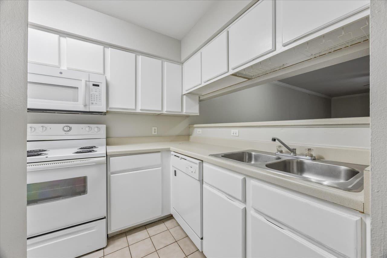 501 W 26th St  #121 photo 6