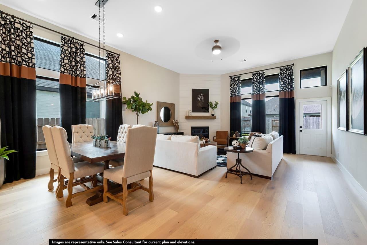 150  Clavillia St photo 3