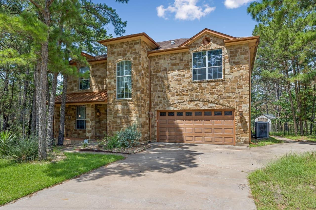 138  Papawai Dr