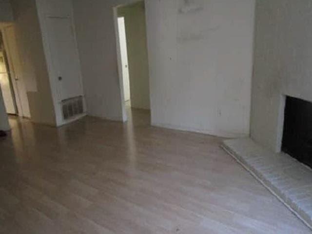 2001 E Stassney Ln photo 4