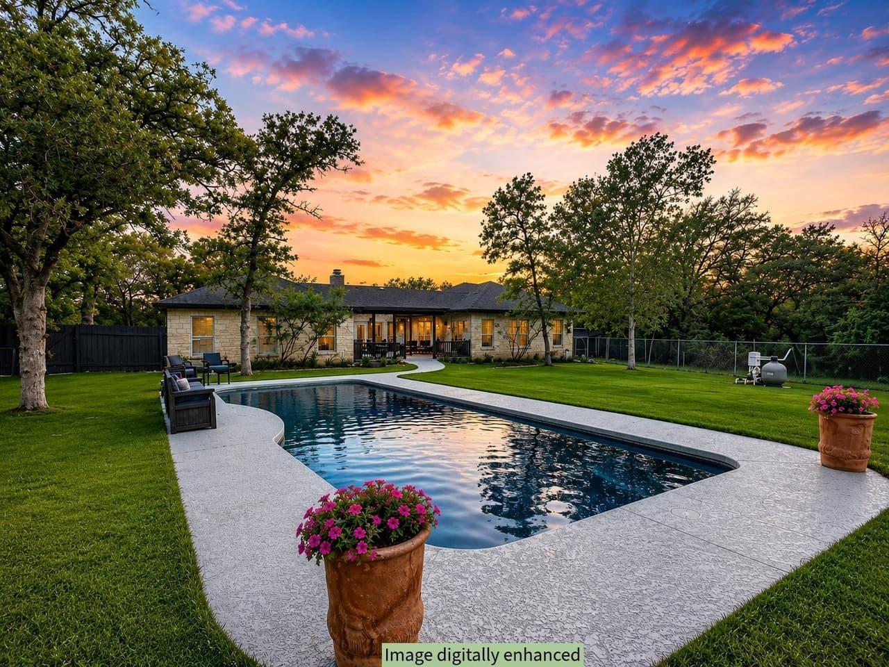 368  Woodlands Dr