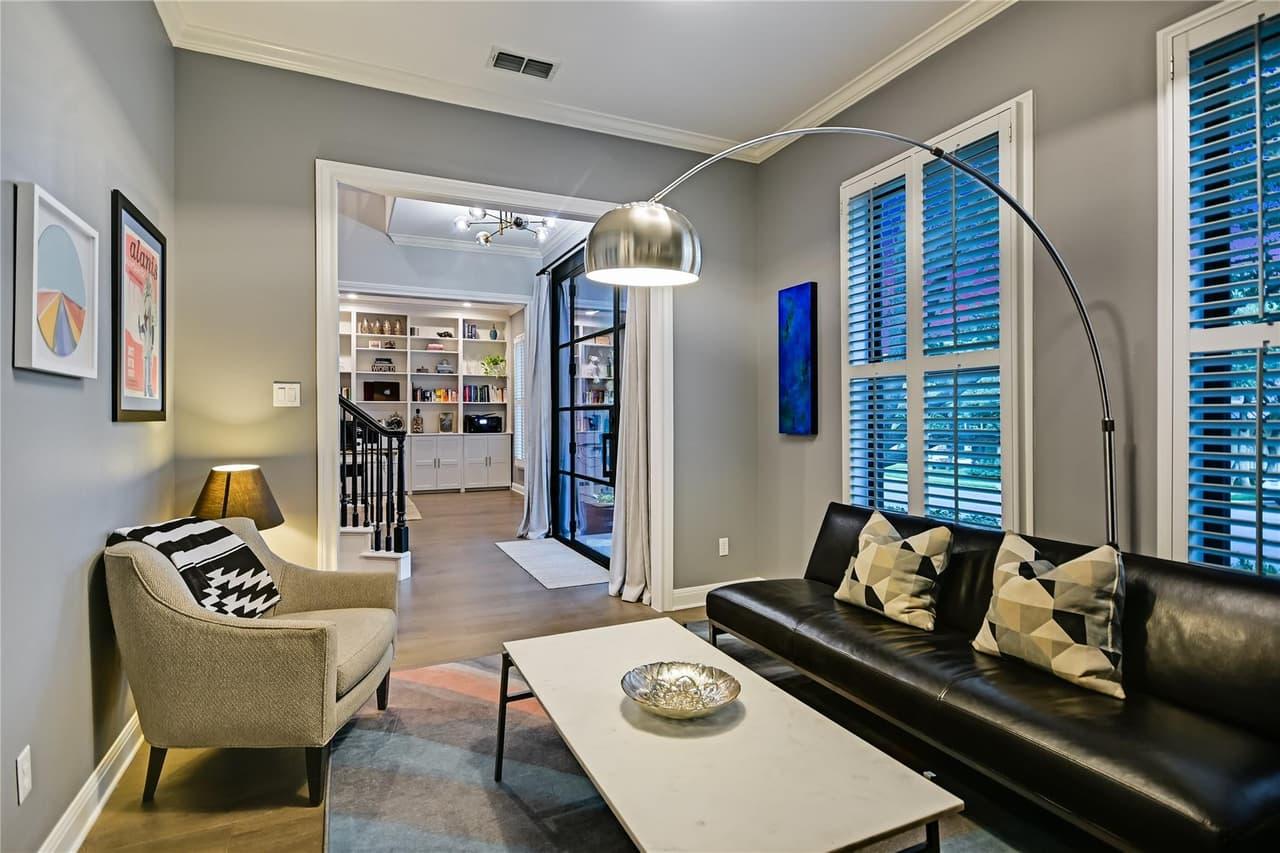 1208  Grosvener Ct photo 4
