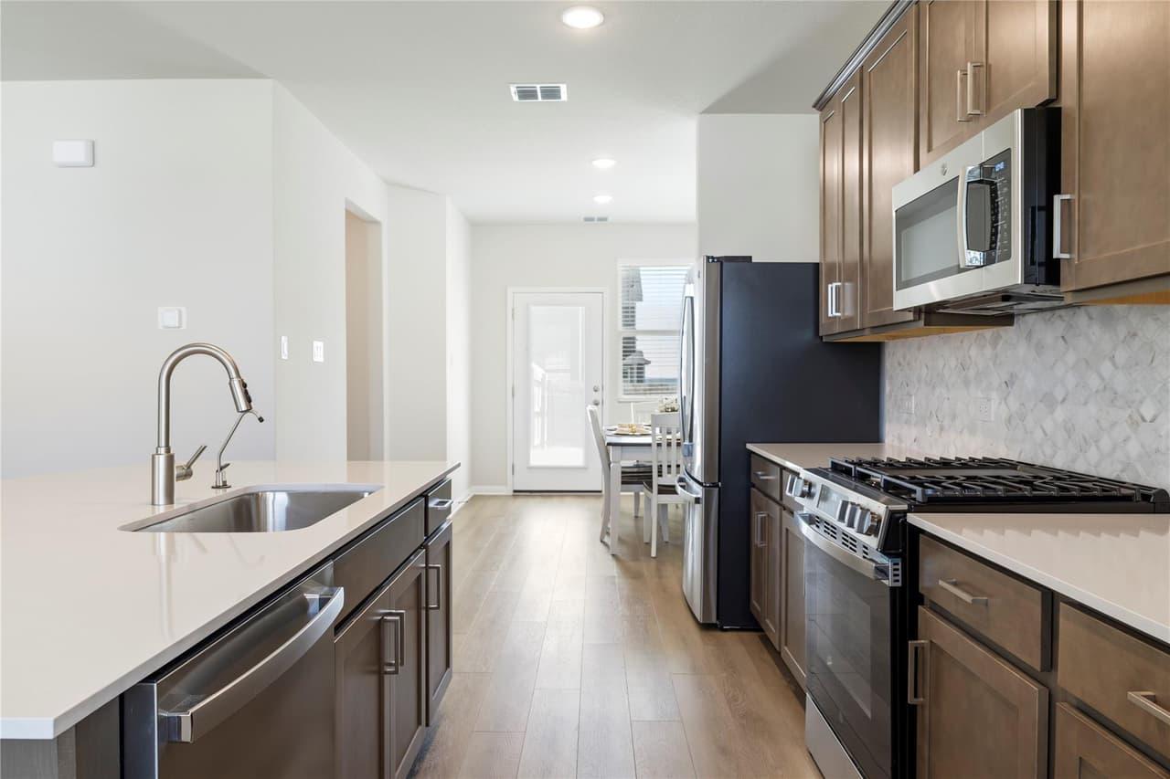 124  Barret Dr photo 3