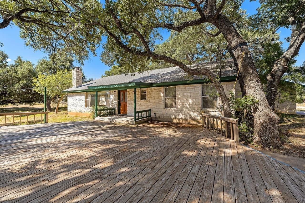 305  Hidden Oaks Ln