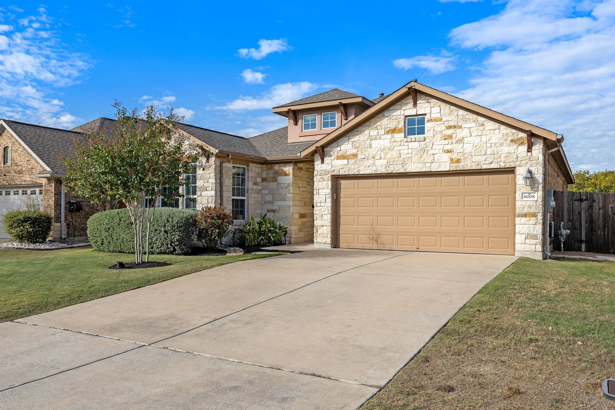 8008  Bassano Dr photo 3