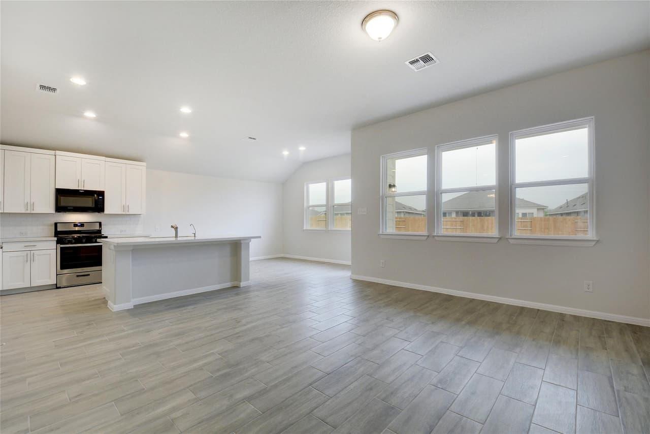 134  Edgewater Trl photo 6